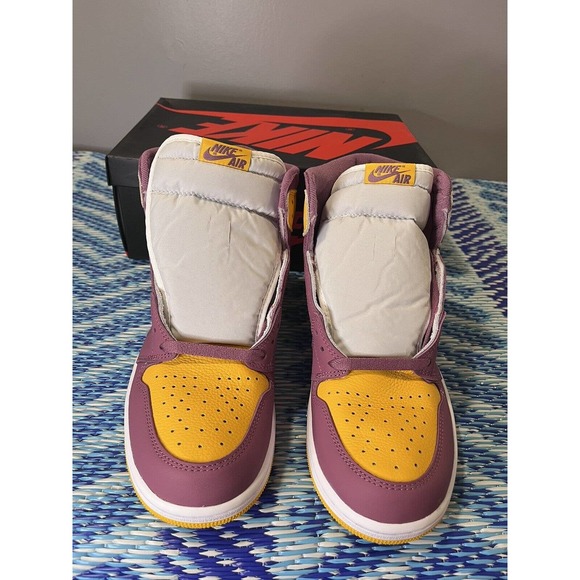 Jordan 1 Retro High OG Brotherhood 2022 555088 706 University Gold Mens Size 9.5 - Picture 3 of 10